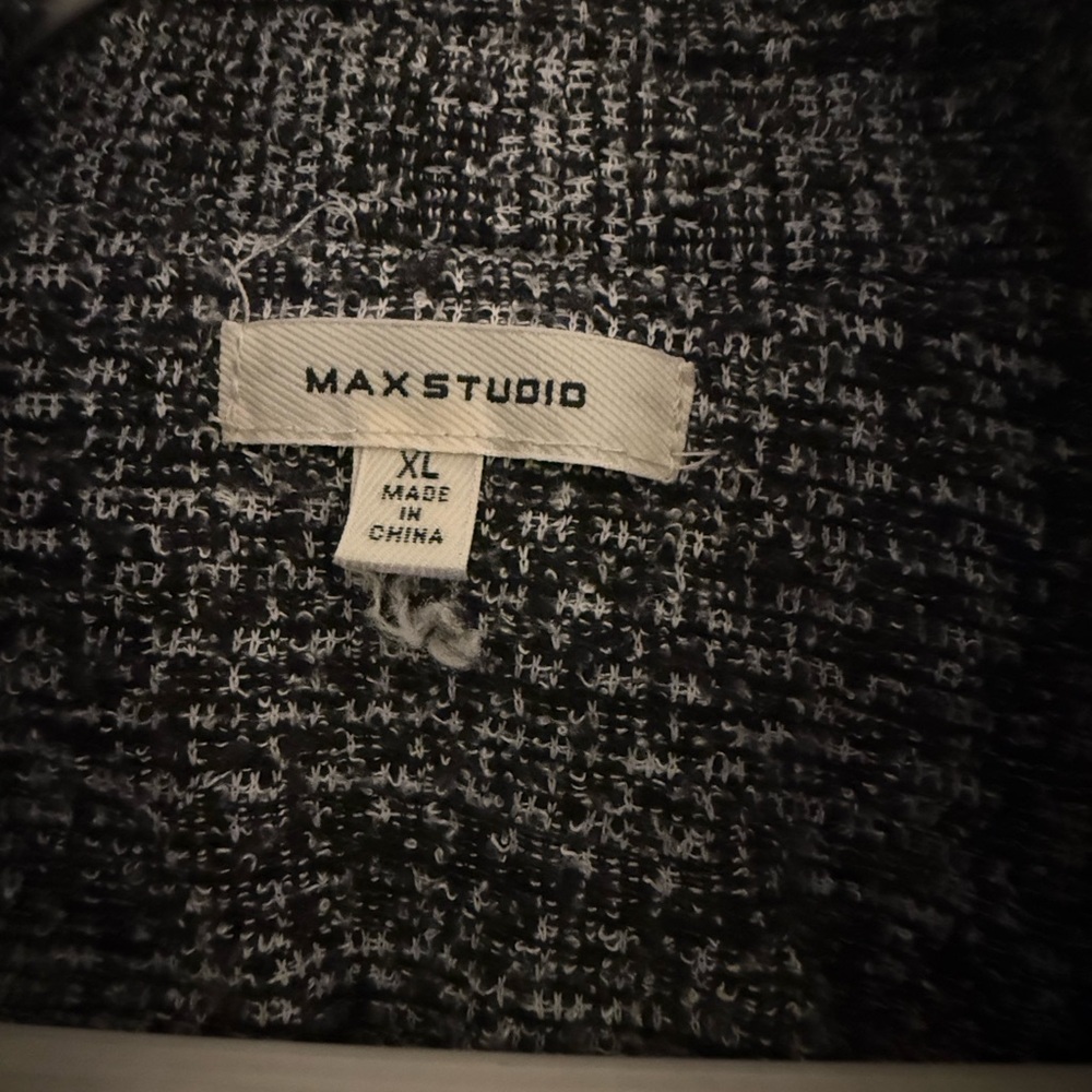 Max Studio Men's Sweater in Black and White